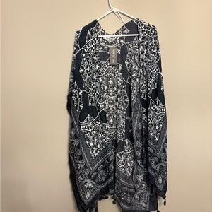 Navy and White Lightweight Patterned Kimono